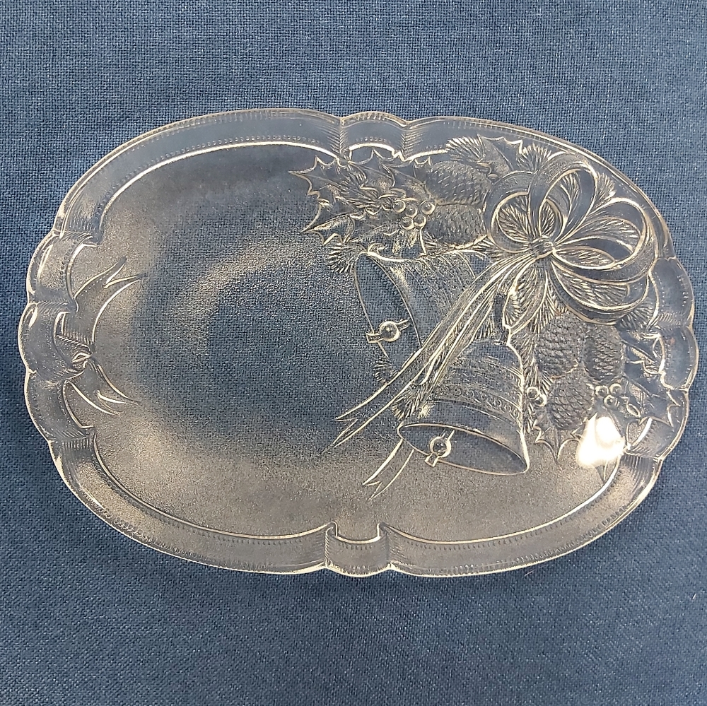 🕰 Mikasa Holiday Bells Crystal Dish